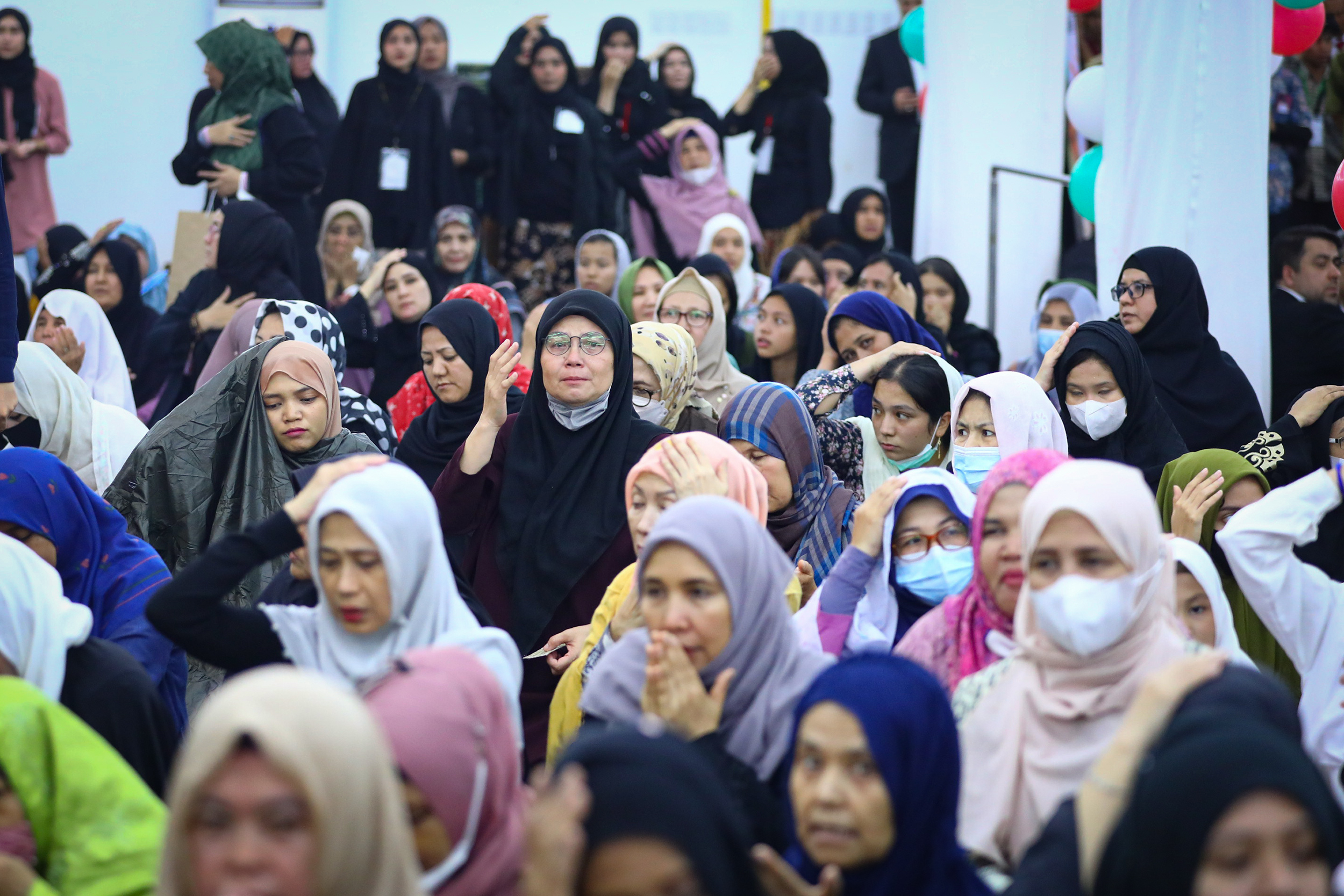 پوشش متفاوت زنان اندونزی مقابل ابراهیم رئیسی