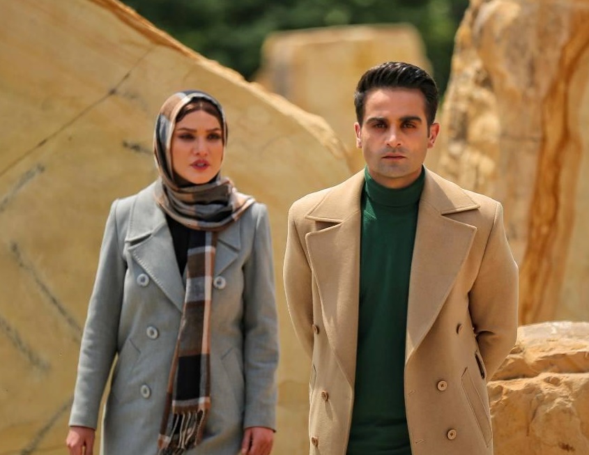 عشق دختران نوجوان ایرانی تبدیل به آدم فضایی شد