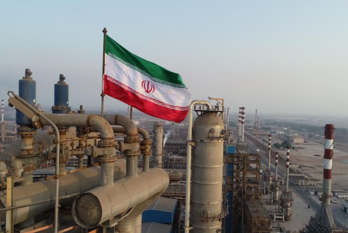 کاهش قیمت نفت ایران رکورد زد