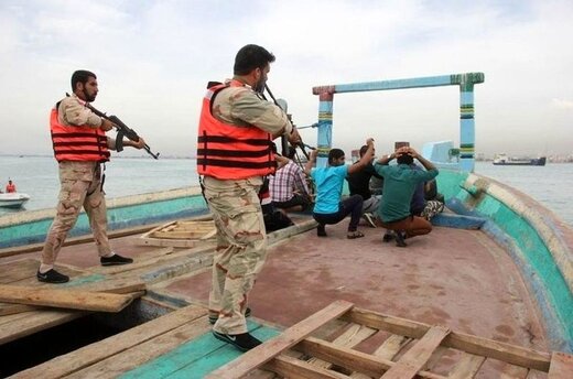 توقیف یک «شناور» در خلیج فارس توسط سپاه
