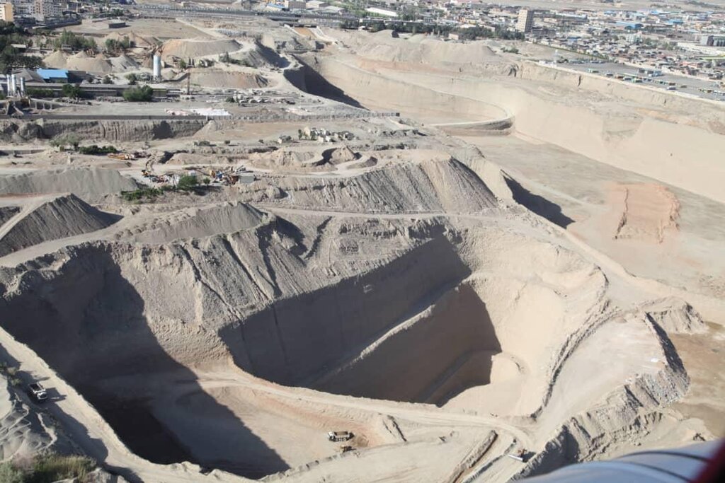 تصاویر هولناک از ۷۰هکتار حفره‌ عمیق در تهران