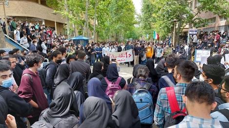 اعتراضات مردم ایران جمع می‌شود؟