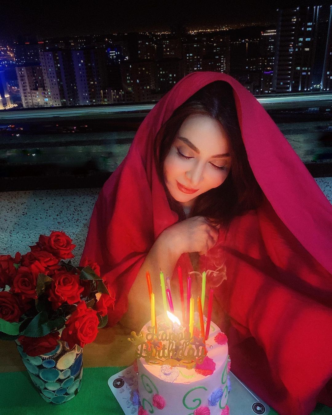 چهره شاداب خانم بازیگر در تولد ۴۸سالگی‌اش