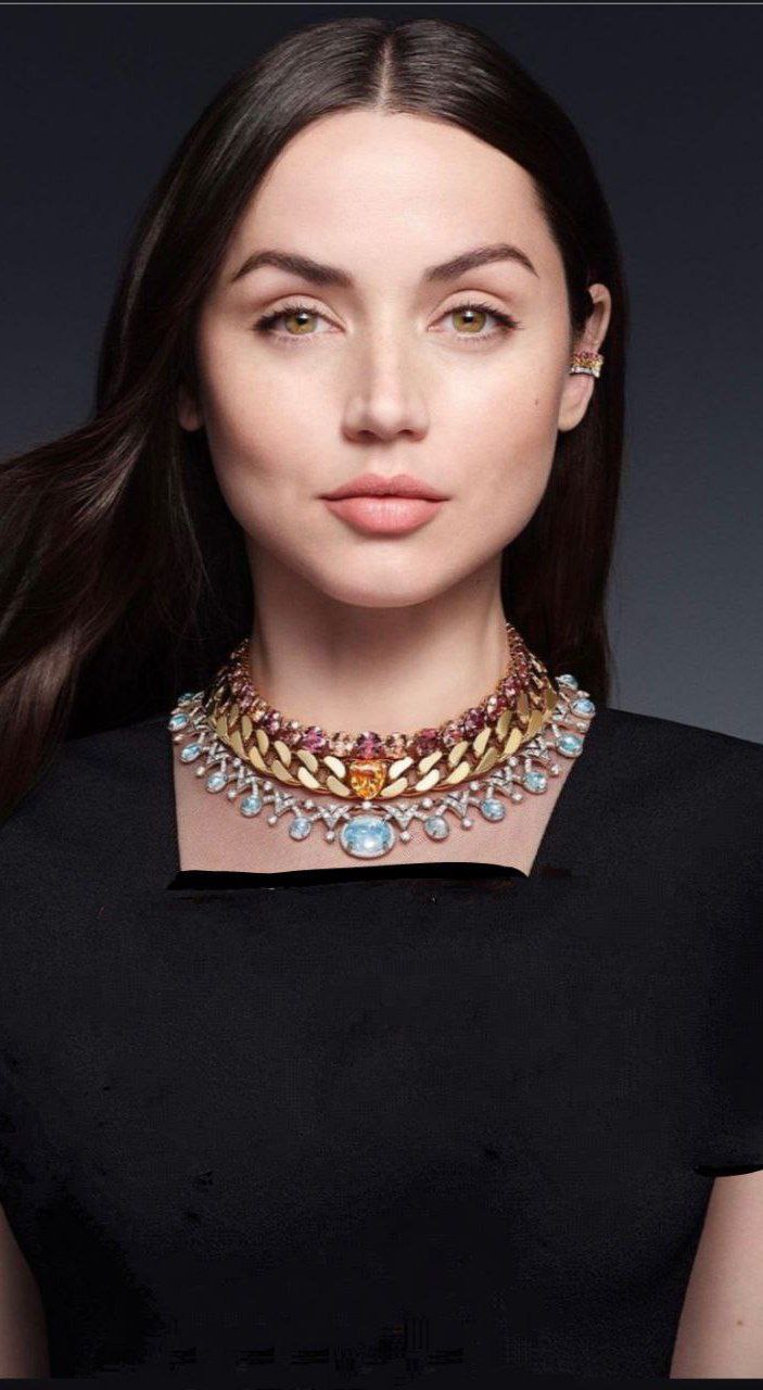 استایل خیره‌کننده آنا د آرماس با جواهرات لاکچری