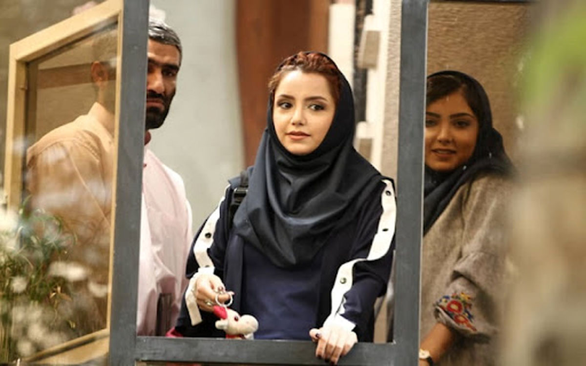 رفاقت‌های تماشایی روحانیون و دختران در سینمای ایران
