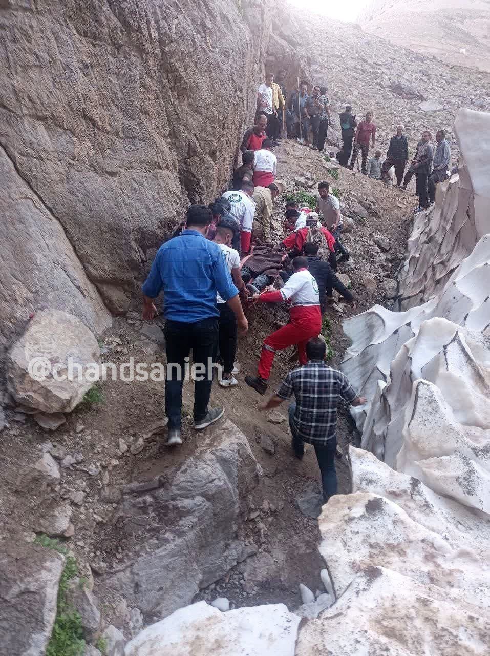 حادثه برای ۳۰ گردشگر در ارتفاعات سمیرم