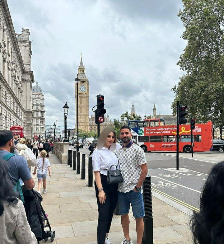 قابی از مهرداد محمدی و همسر باردارش در لندن