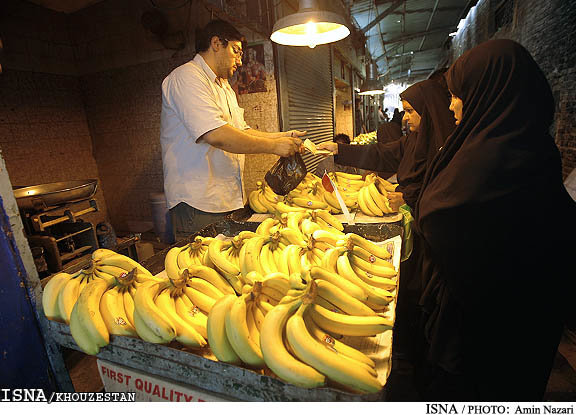 گلابی، موز و بستنی از دسترس ایرانی‌ها خارج شد