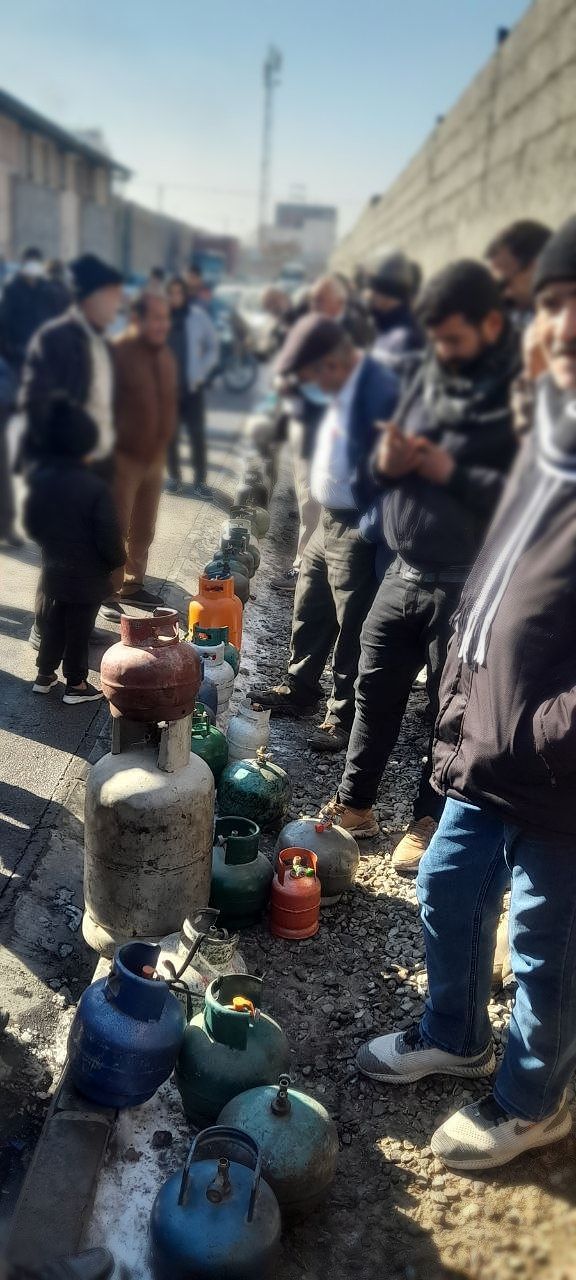 صف طولانی برای پُر کردن گاز پیک‌نیک در مشهد