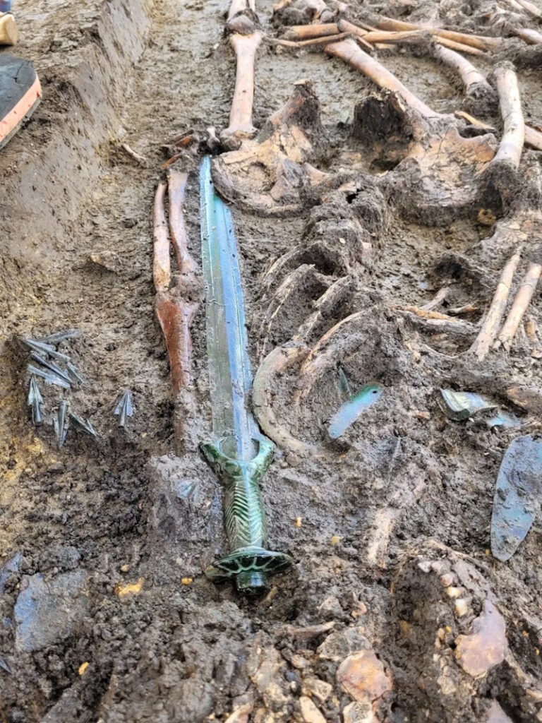 کشف شمشیر عجیب و باستانی در آلمان
