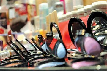 ترفند دختران دانش‌آموز برای پوشاندن آرایش خود