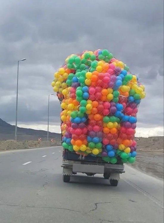  رنگارنگ‌ترین کامیونی که در جاده دیده‌اید
