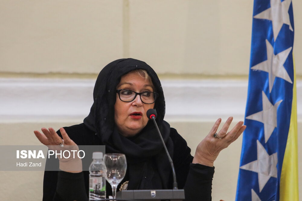 حجاب خانم وزیر در واکنش به پیش‌داوری‌ها درباره ایران
