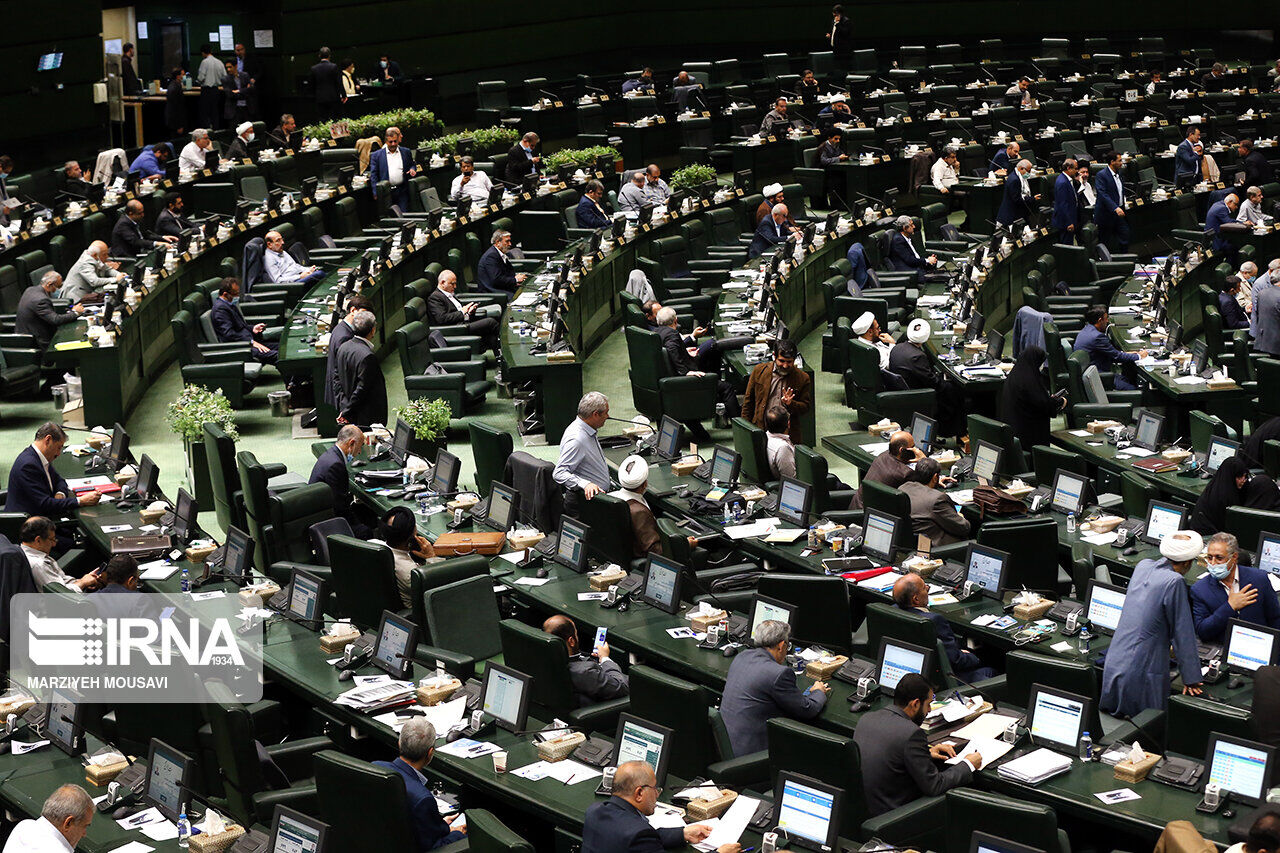 جلسه غیرعلنی مجلس درباره مذاکرات هسته‌ای