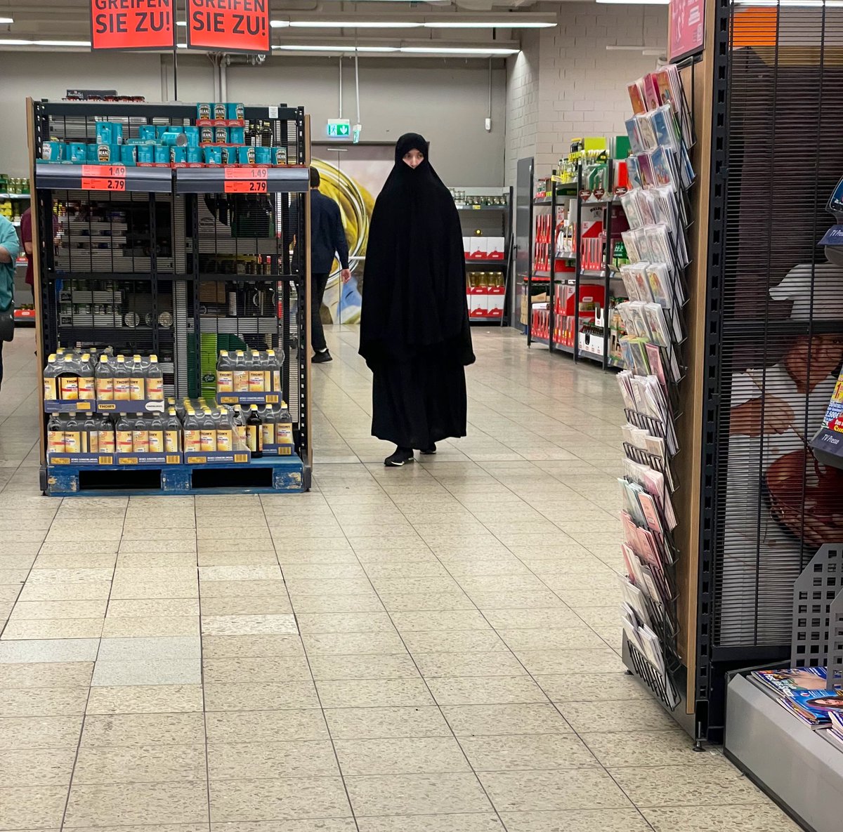 عکسی پربازدید از حجاب یک زن مسلمان در آلمان