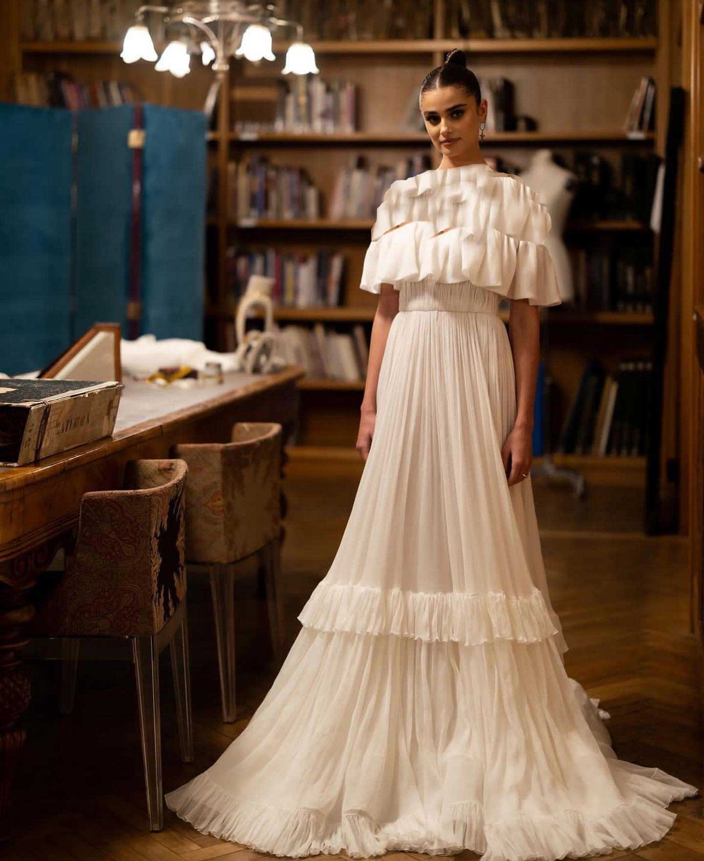 عکس های جدید سوپر مدل معروف در لباس عروس