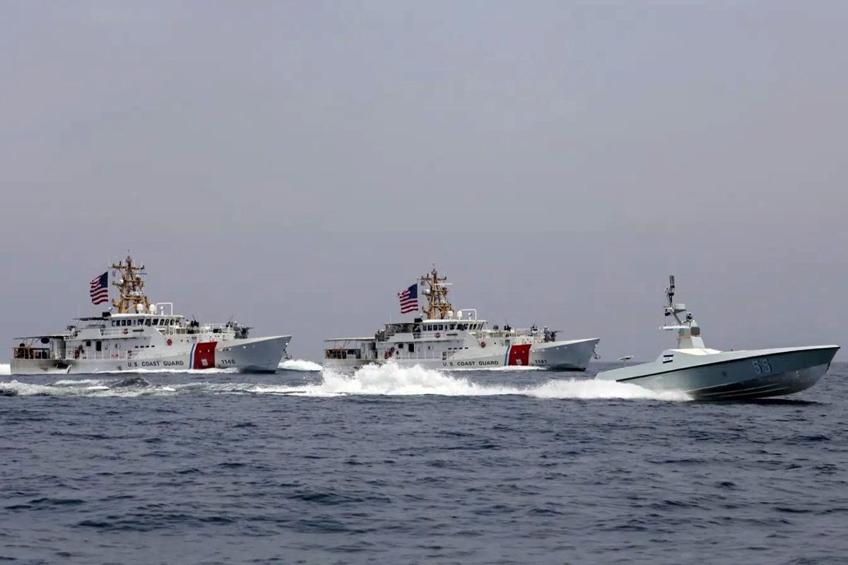 مقابله ناوگان انگلیس و آمریکا با قایق‌ های نظامی ایران!