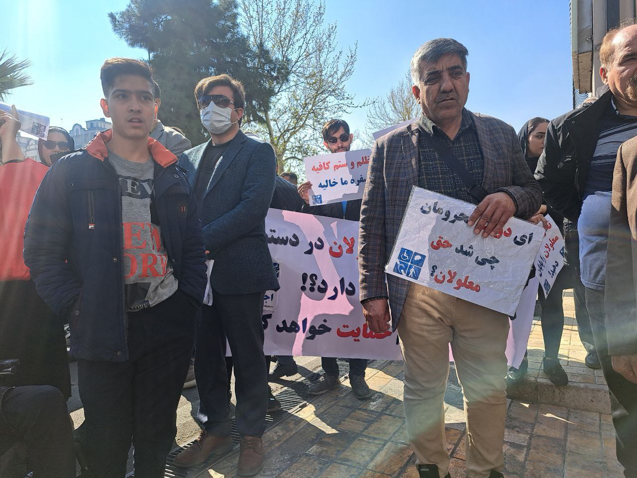 تصاویرِ تحصن اعتراضی در خیابان بهارستان تهران