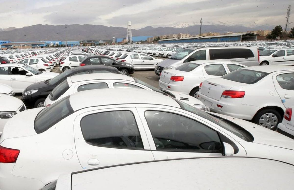ریزش قیمت‌ها در بازار خودرو ادامه دارد