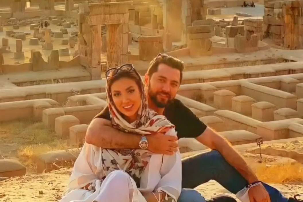 تصویر دونفره و عاشقانه بهرام رادان کنار همسرش