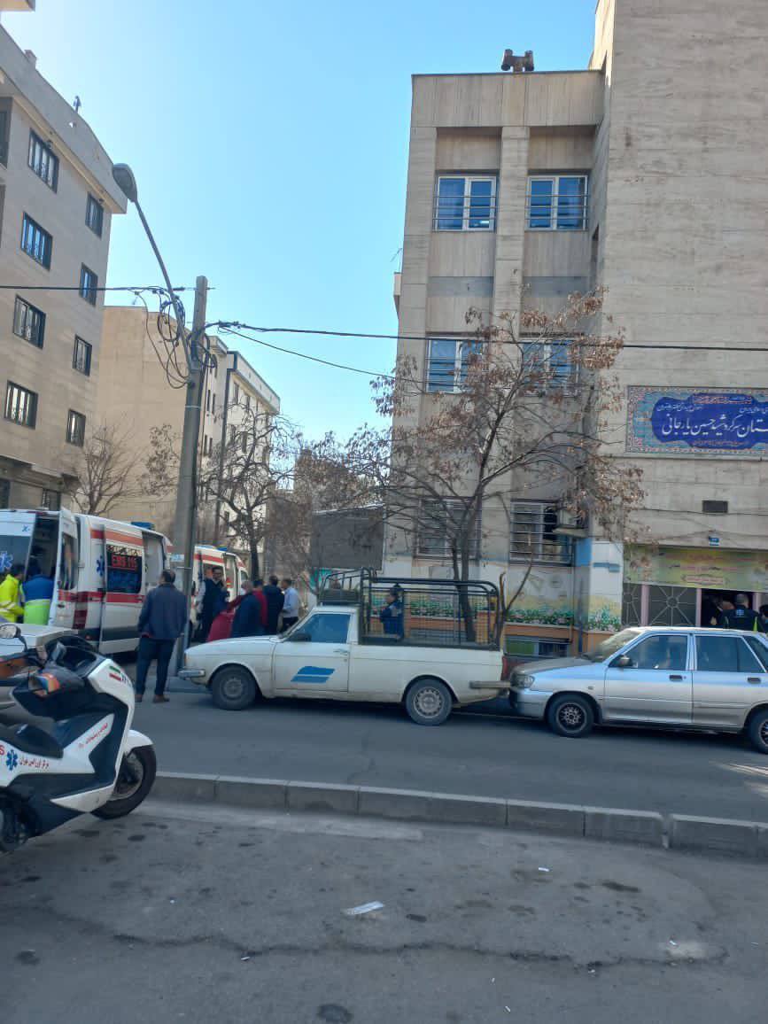 تجمع در پی مسمومیت شدید و گسترده در تهران