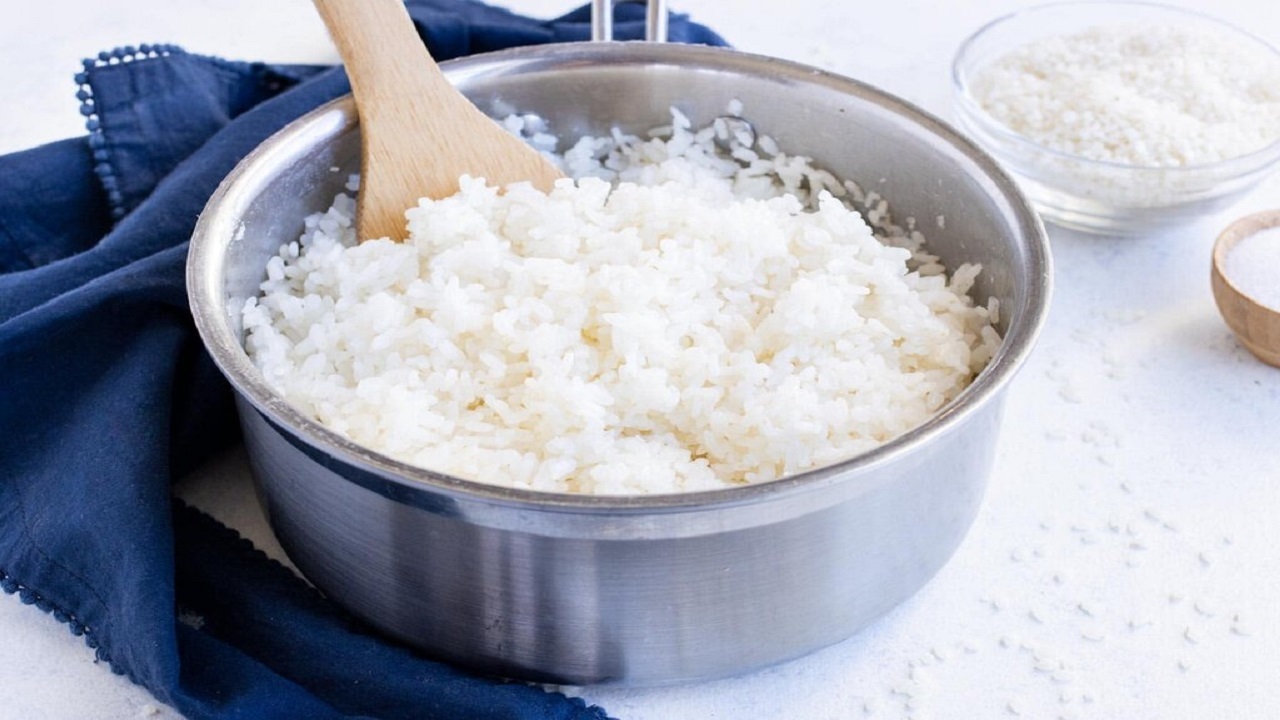 شیوه نگهداری از برنج پخته‌شده و گرم کردن آن