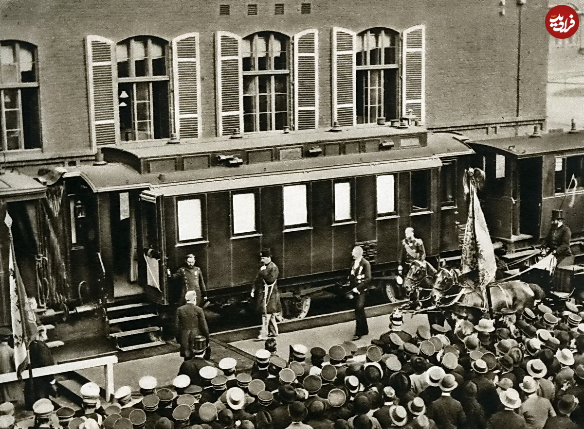 Nāser_ad-Din_Schah_nach_dem_Besuch_der_Krupp-Werke_in_Essen_am_16._Juni_1889