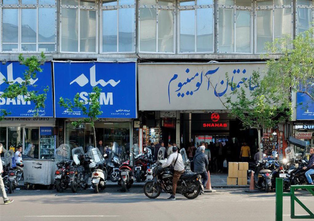 این محله، بدون شک، سیاسی‌ترین محله کل ایران است