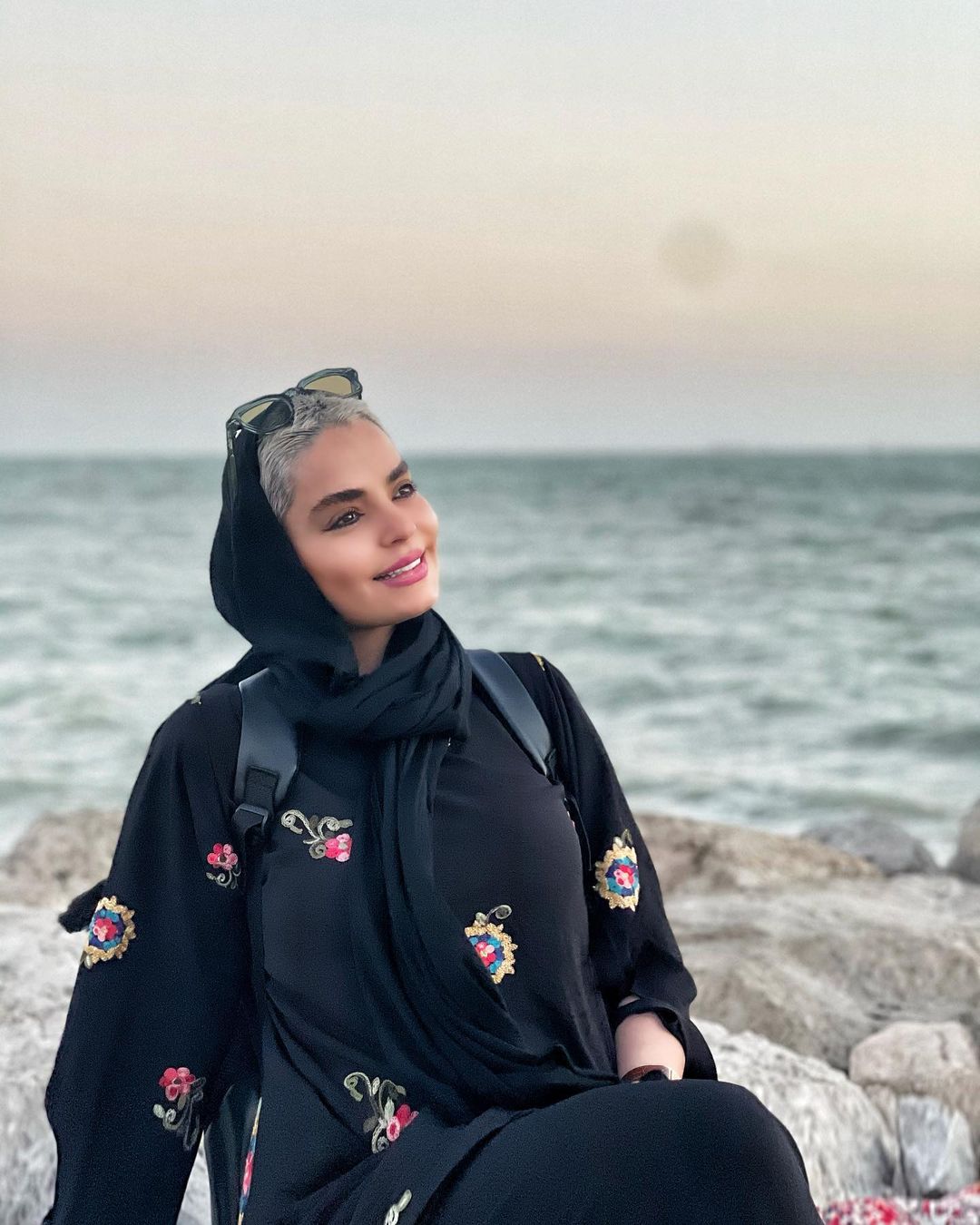 تصاویر دیدنی از خانم بازیگر در سواحل جنوبی ایران