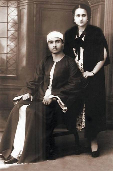 تصویری از قاری مشهور مصری در کنار همسرش