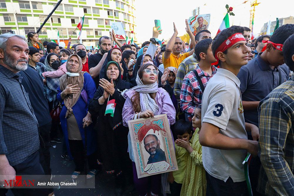 تصاویری متفاوت از تجمع میدان ولیعصر تهران