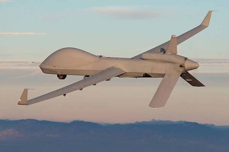 soldier-controls-mq-1c-gray-eagle-drone-via-tablet-in-latest-ga-asi-demo_6-768x512