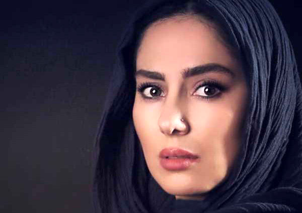 ژست عاشقانه خانم بازیگر مشهور با حیوان خانگی‌اش!