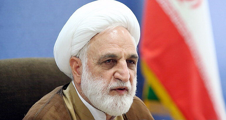 خنده تلخ اژه‌ای در پایان صحبت دو مقام دولتی