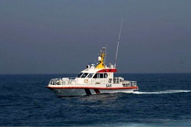 آتش‌سوزی قایق صیادی در آب‌های بندر عامری