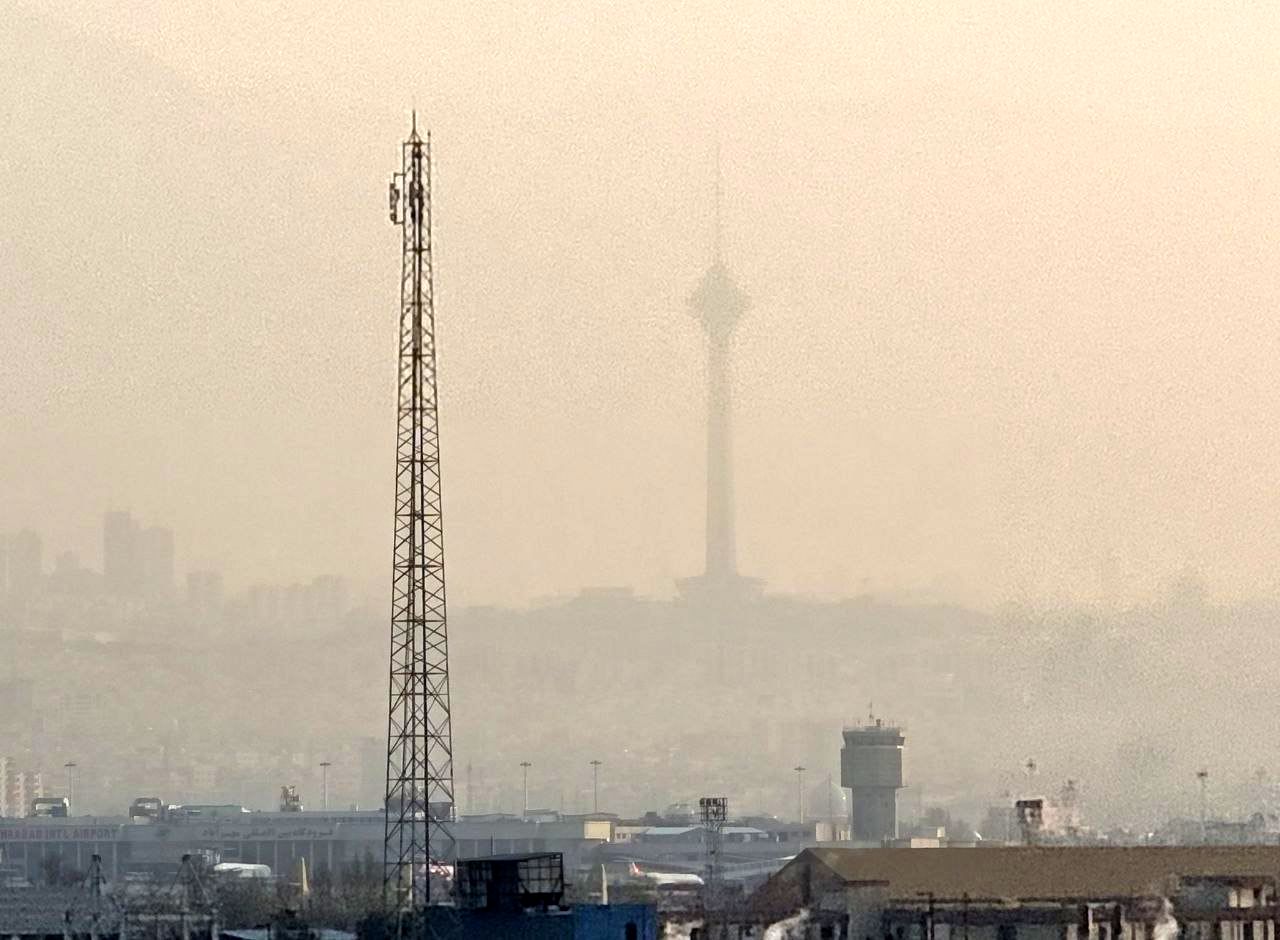 عکسی عجیب و غریب از تهران در پنج فروردین