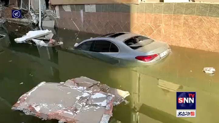 شناور شدن خودروها در ترکیه، بر اثر بالا آمدن آب!