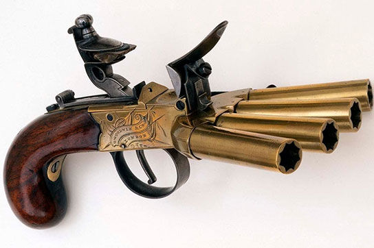 عجیب‌ترین اسلحه‌های تاریخ؛ از تفنگ تقویم‌دار تا تپانچۀ ضد سگ!