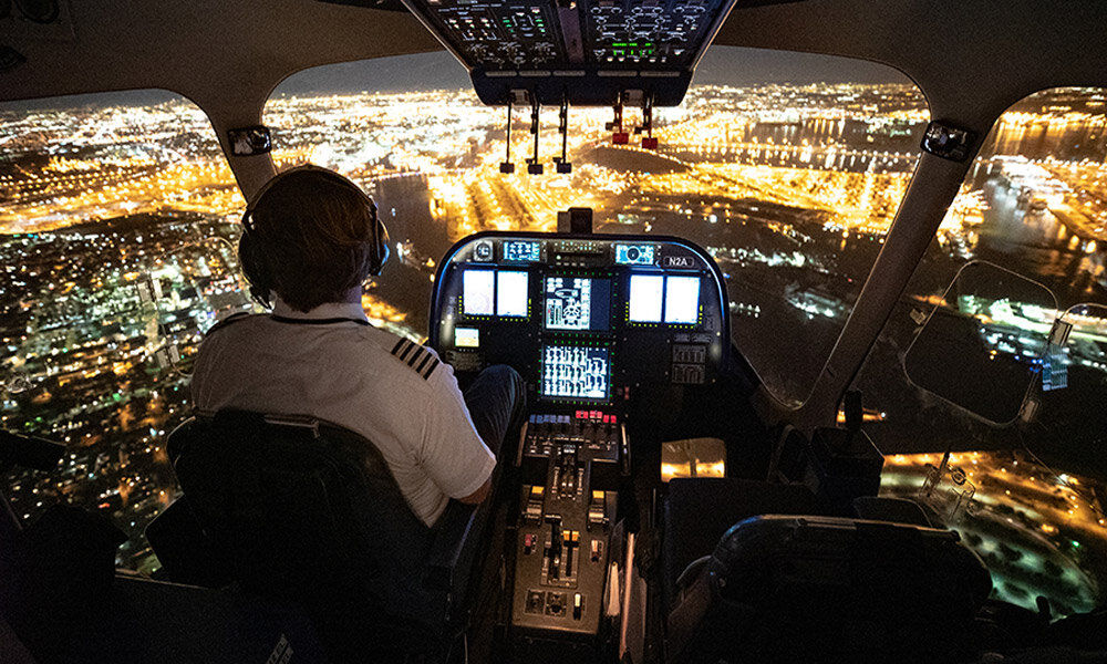 لیزر پراکنی در شب به سمت چشم خلبانان
