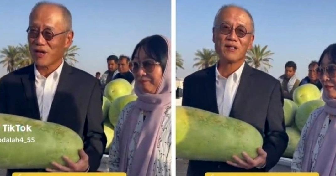 حجاب همسر سفیر ژاپن هنگام خرید هندوانه