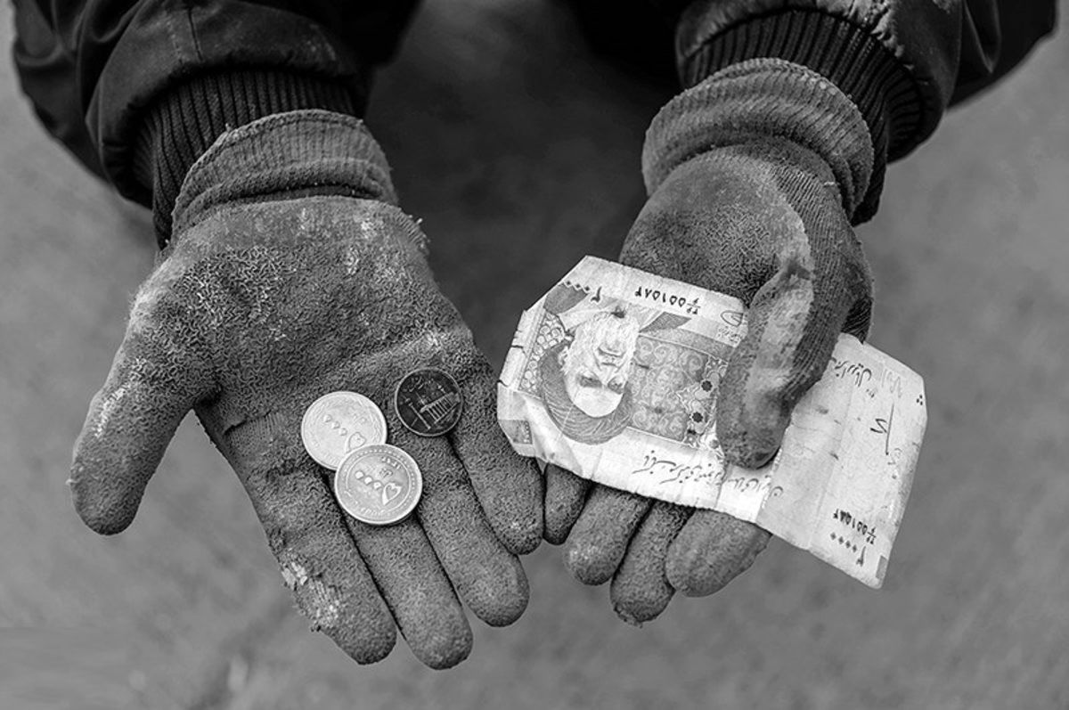 خط فقر به بیخ گلوی ایرانی‌ها رسید