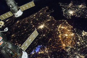 شب‌های روشن لندن و پاریس از ایستگاه فضایی