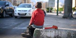 حرکت جنون آمیز راننده وانت پیکان در وسط اتوبان 