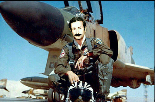 جایزه صدام برای سر این خلبان ایرانی