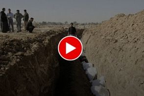 ویدیویی هولناک از دفن قربانیان زلزله سوریه در گورهای دسته جمعی!