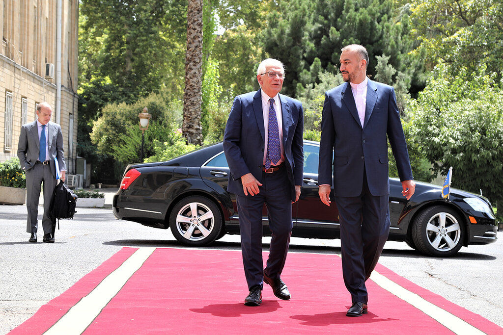 دیدار وزیر خارجه و جوزپ بورل در بحر المیت