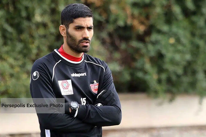 حضور ستاره پرسپولیسی در مراسم اعتکاف
