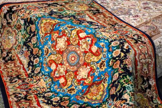جشنواره تماشایی فرش ایرانی در برج‌های دوقلوی فرمان 