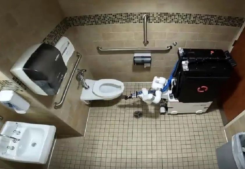 ورود هوش مصنوعی به توالت