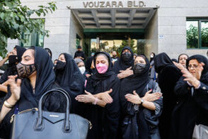 یادبود جانباختگان فاجعه متروپل در تهران